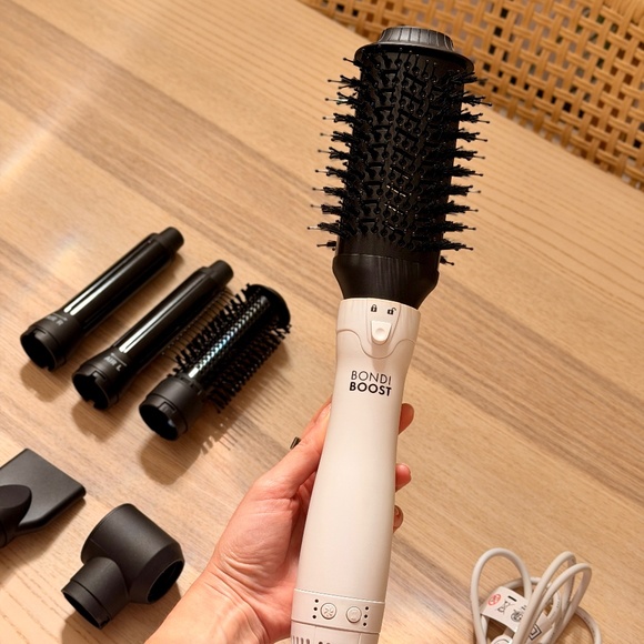 BondiBoost EVERLAST AIRSTYLER SYSTEM 6-in-1 dryer & multi-styler - Picture 6 of 14